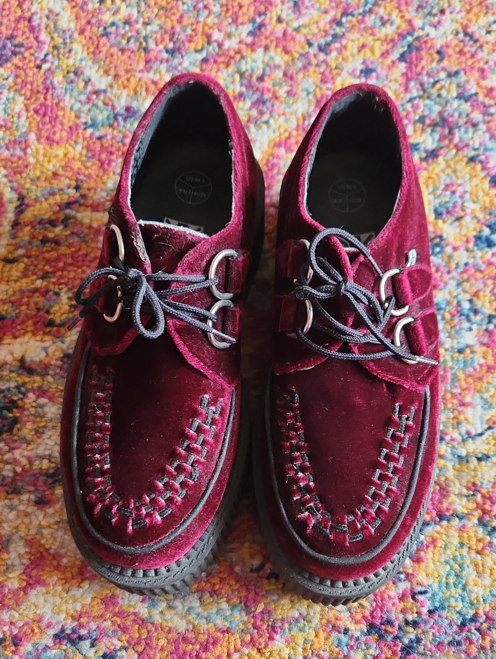 T.U.K. Men's Burgundy Velvet Moccasin Shoes Size 3